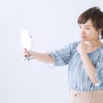 スキンケア　チェック　女性